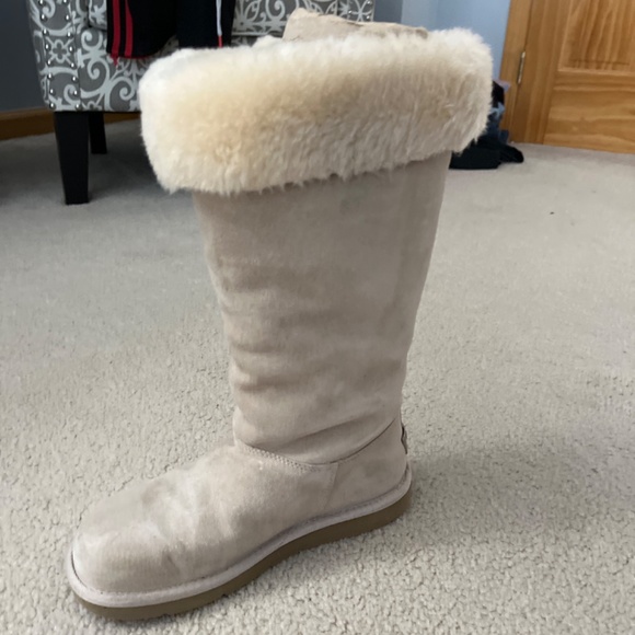 Ugg boots, mocha, size 7, excellent used condition - Picture 2 of 16